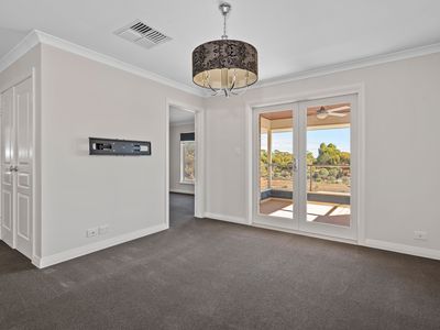 102 Aslett Drive, Karlkurla