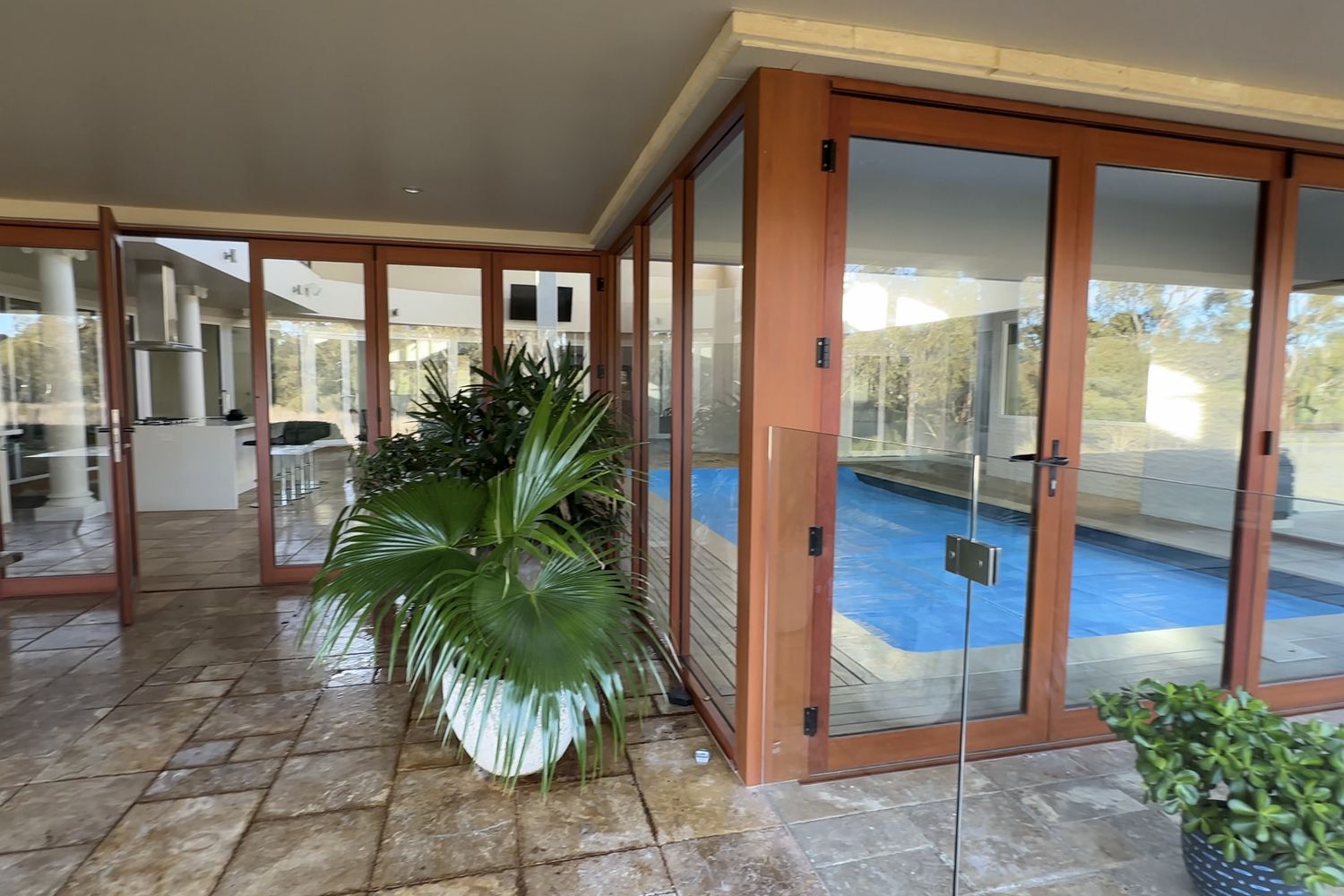 145 Barnes Boulevard, Horsham