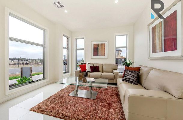 97 Horizon Boulevard, Greenvale