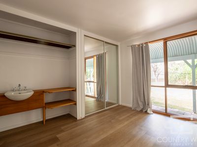 618 Coopers Road, Red Range