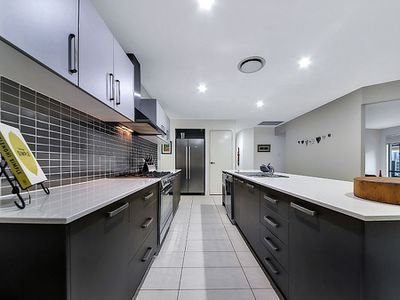 26 Sylvateere Crescent, Wakerley