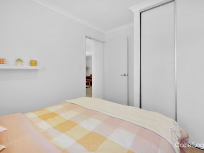 4 Golden Way, Piara Waters