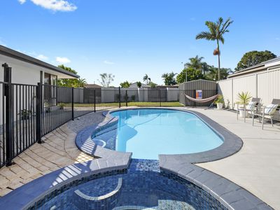 4 Darnay Road, Broadbeach Waters