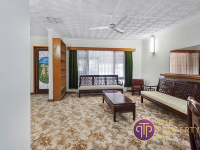 50 Howes Crescent, Dianella