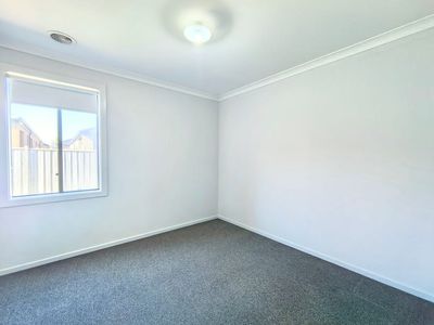 12 Kilcunda Drive, Truganina