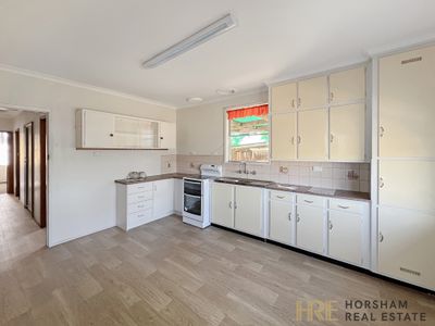 4 Bleakley Street, Horsham