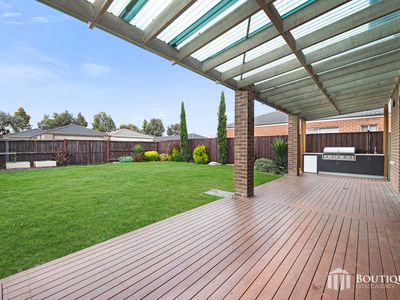 9 Longbow Terrace, Cranbourne North