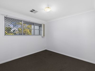 8 Worchester Crescent, Wakerley