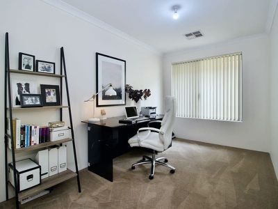 10 Whinhill Loop , Baldivis