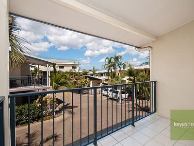 8 / 269 Riverside Boulevard, Douglas
