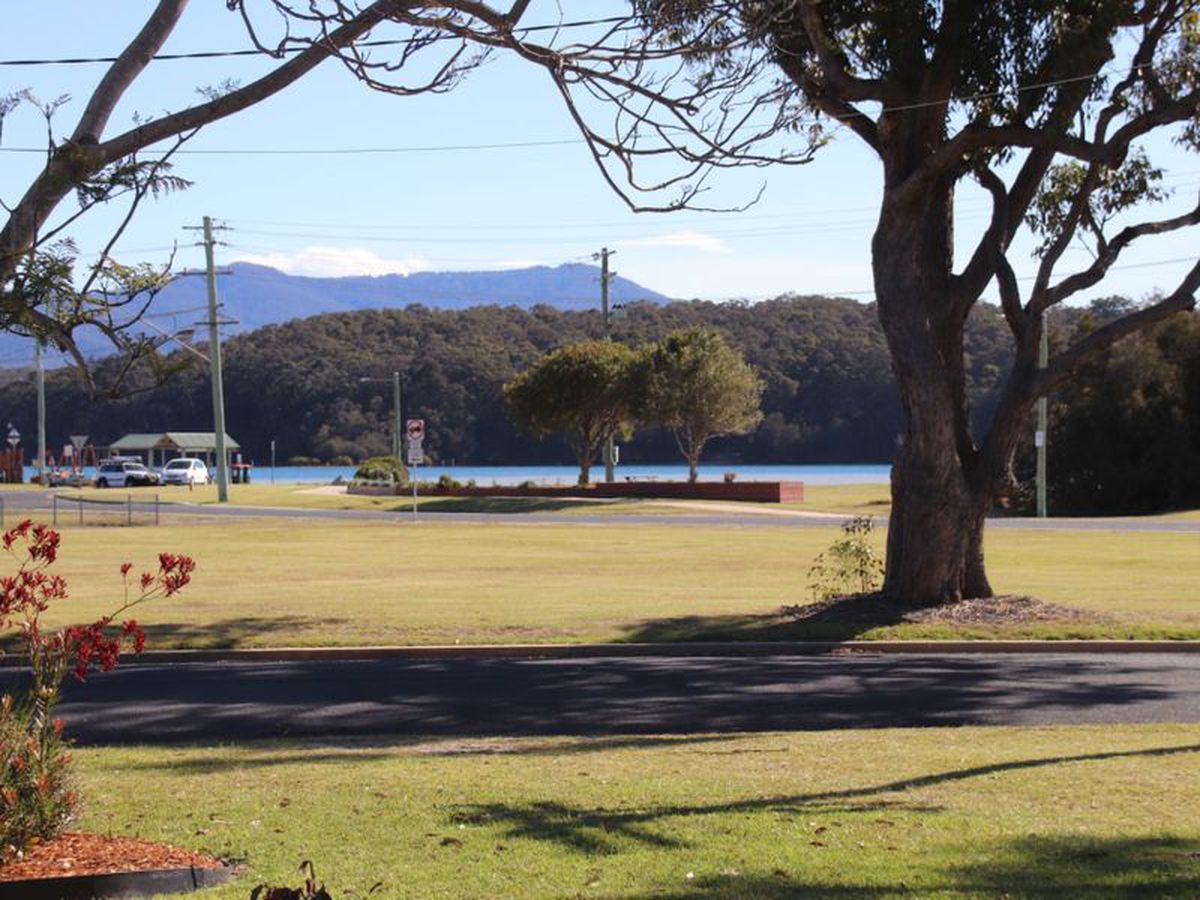 9 Field Street, Narooma