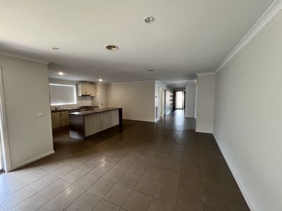 19 Canopus Crescent, Lara