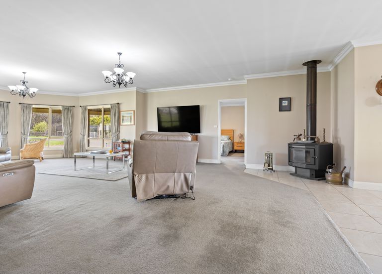 231 Golf Course Road, Heywood