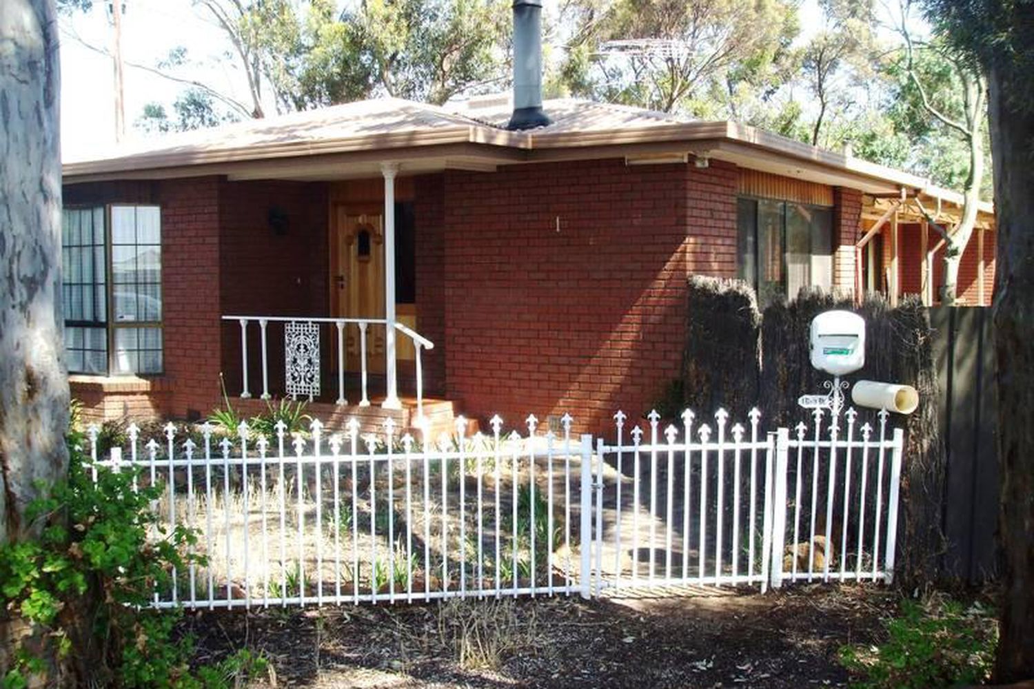 1 Davis Drive, Horsham