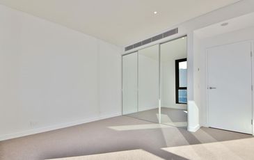 808 / 83 Harbour Street, Sydney