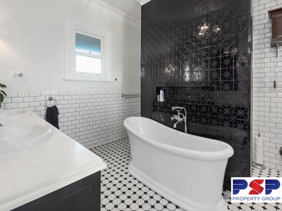 305 WINDERMERE ROAD, Lara