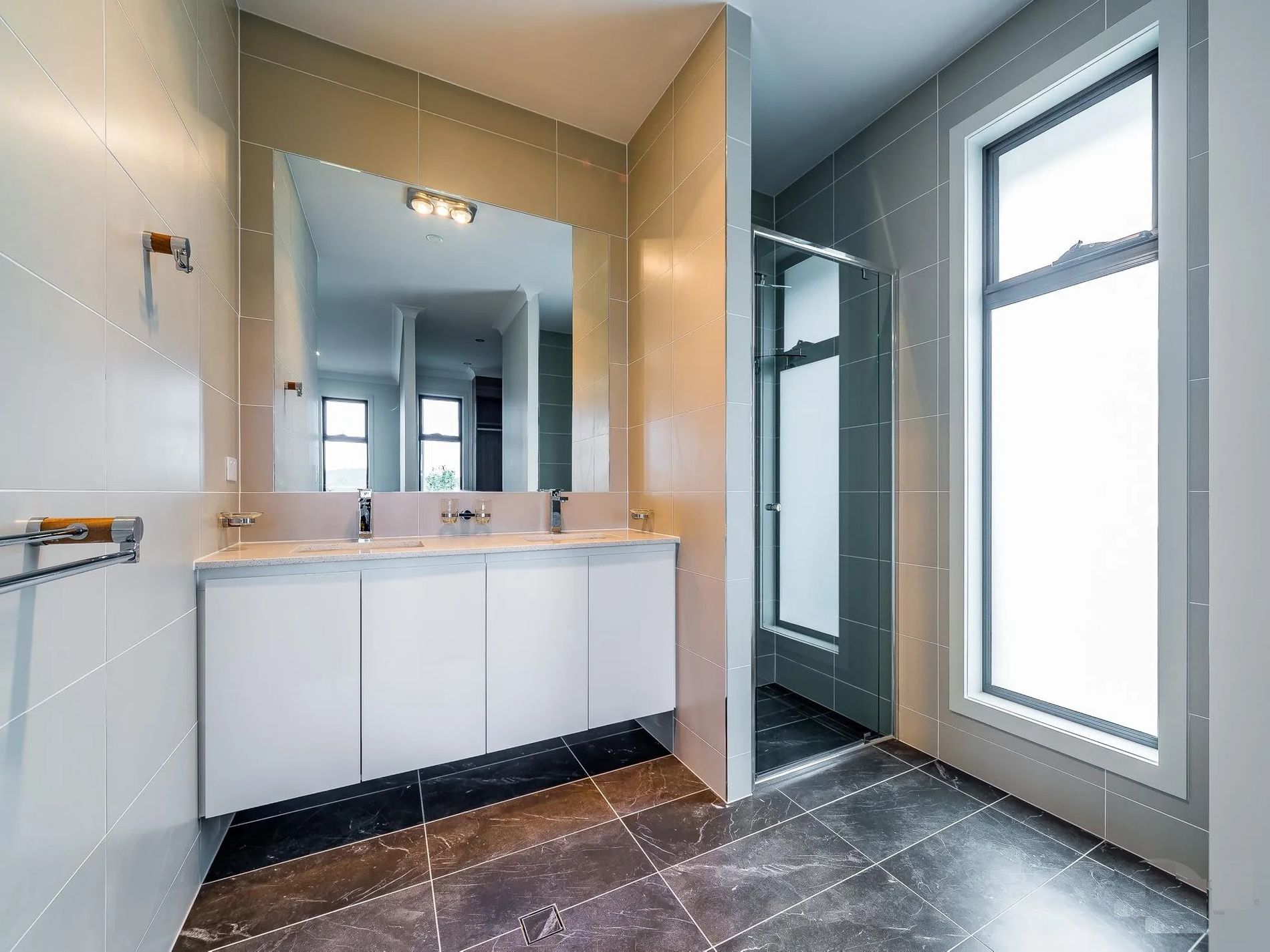 4 Laurel Drive, Helensvale