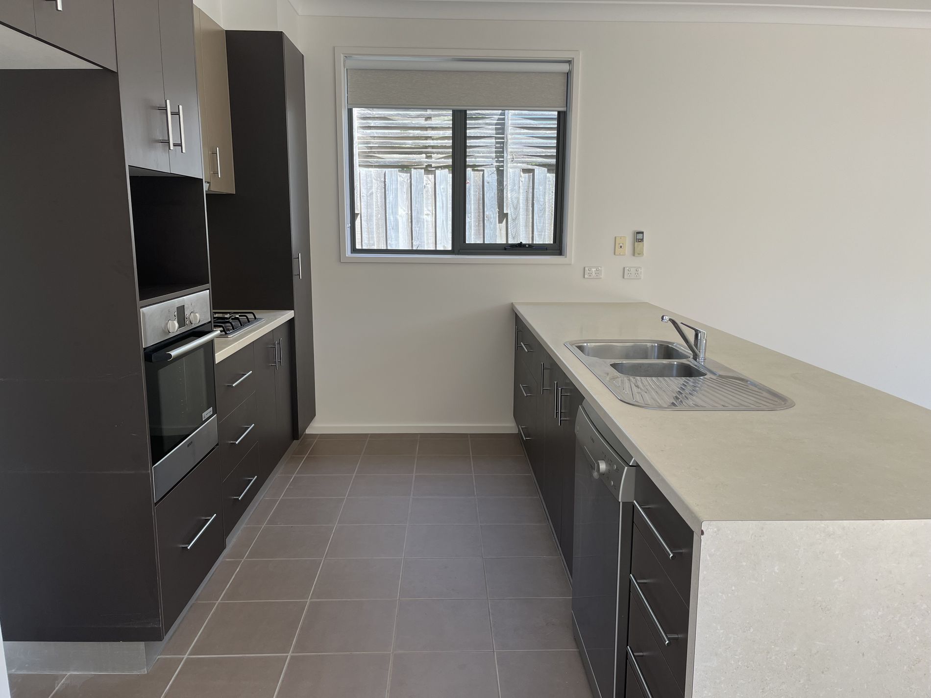 2 / 3 McNabb Avenue, Geelong West