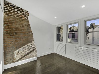 20 Christopher Street, New York, NY 10014, International