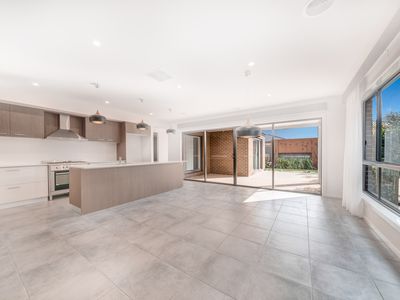 30 Bandicoot Loop, Tarneit