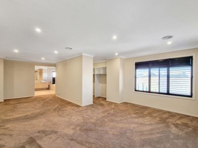 54 Amsterdam Avenue, Tarneit