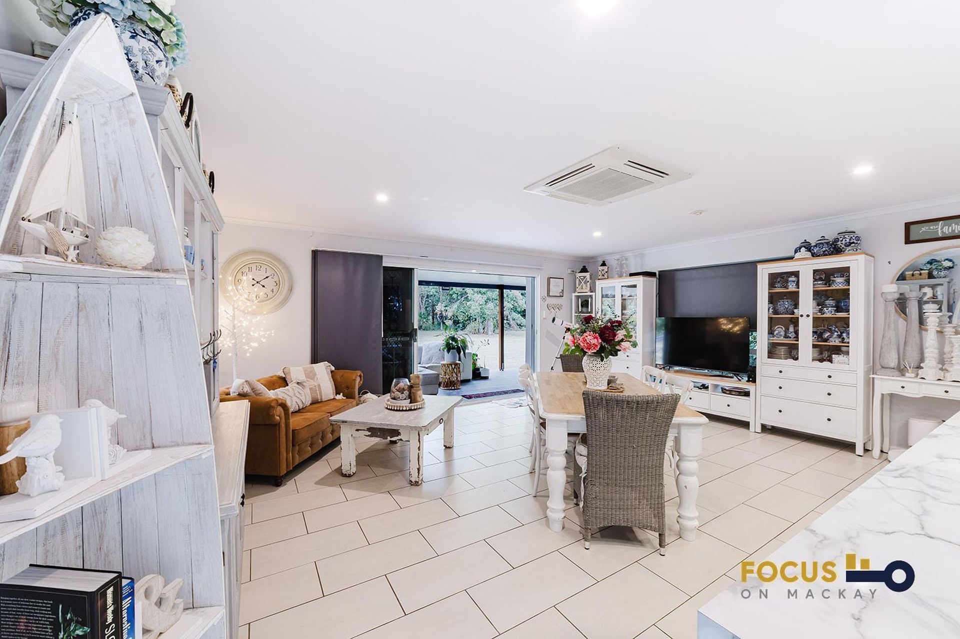 220 Miran Khan Dve, Armstrong Beach