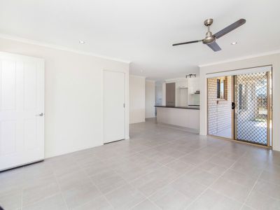 1 / 5 Jovi Court, Scarness
