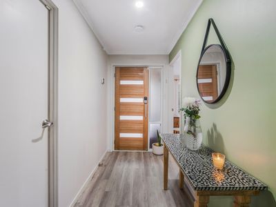 6 Moore Place, Currans Hill