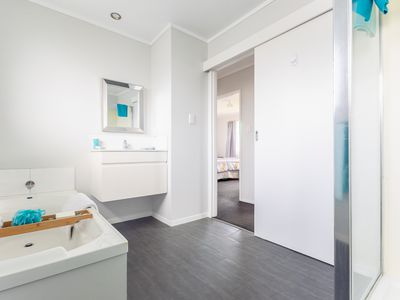 2 Robert McKeen Street, Otaki Beach