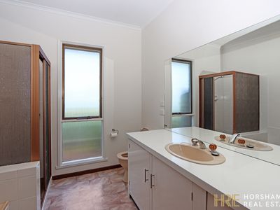 1 Hoskin Court, Horsham