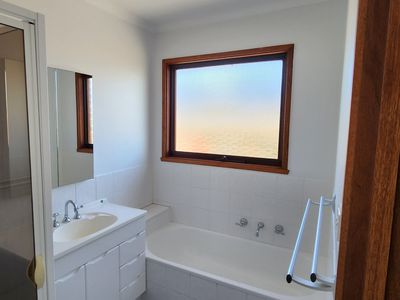 9 HANLEY CRESCENT, Seymour