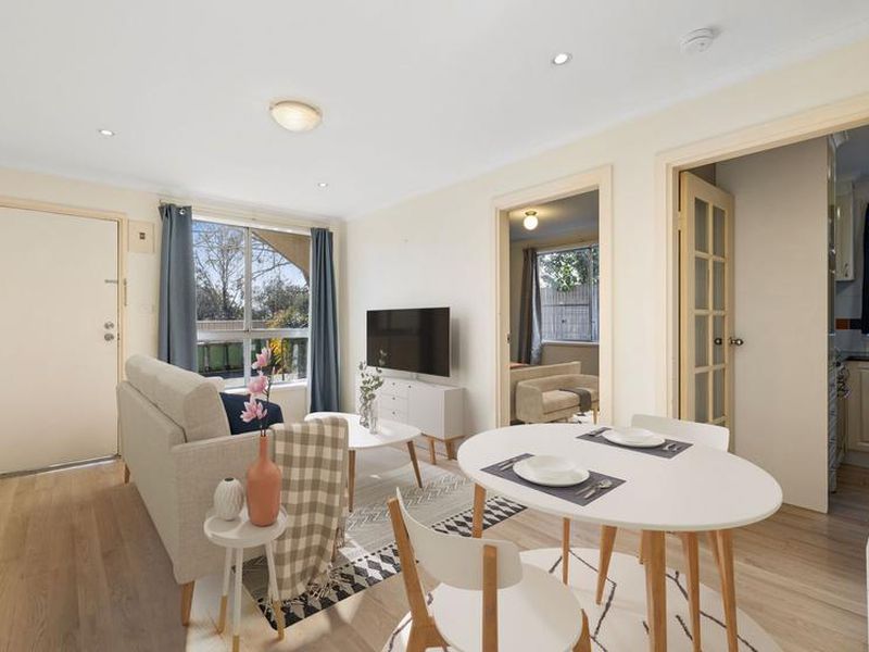 2 / 56 Henderson Road, Crestwood