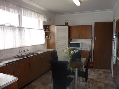 4A Knock Cres, Beverly Hills