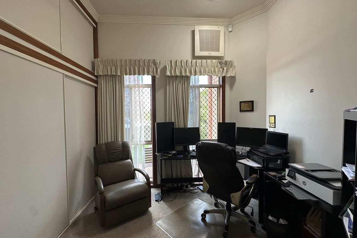 24 Aquarius Place, Bridgeman Downs