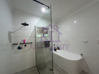 21 Simpson Street, Columbia