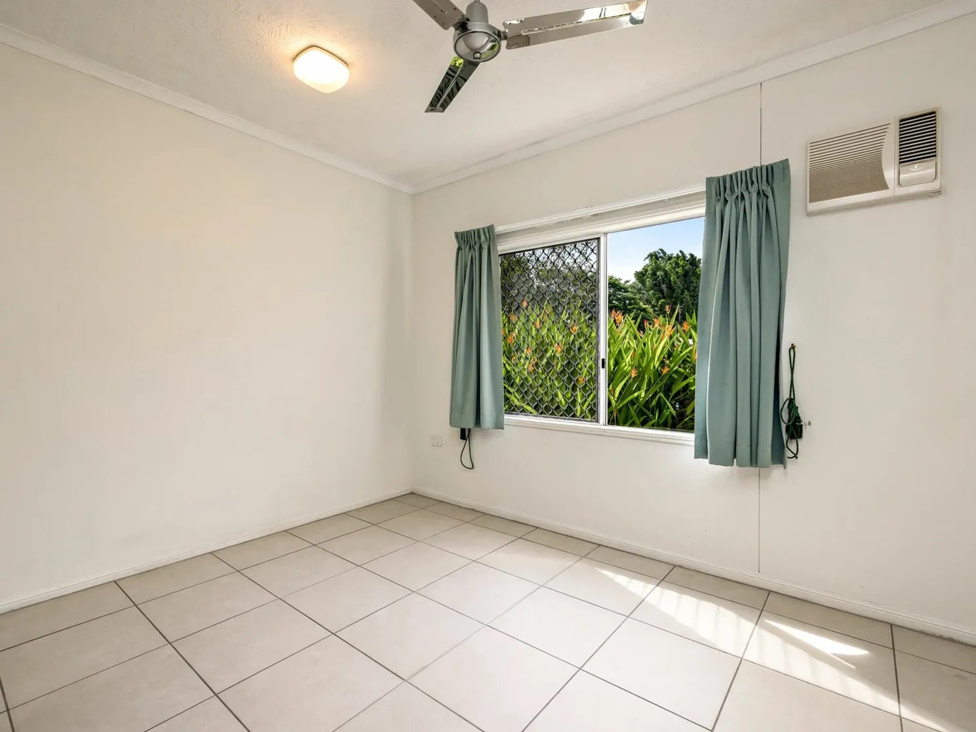 2 / 115 Buchan Street, Bungalow