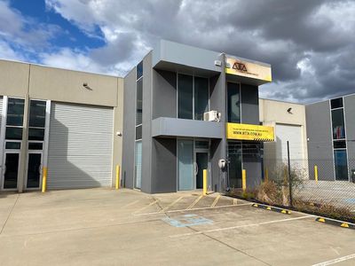 2 / 87 Riverside Avenue, Werribee