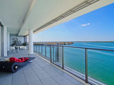 26704 / 2 Ephraim Island Parade, Paradise Point