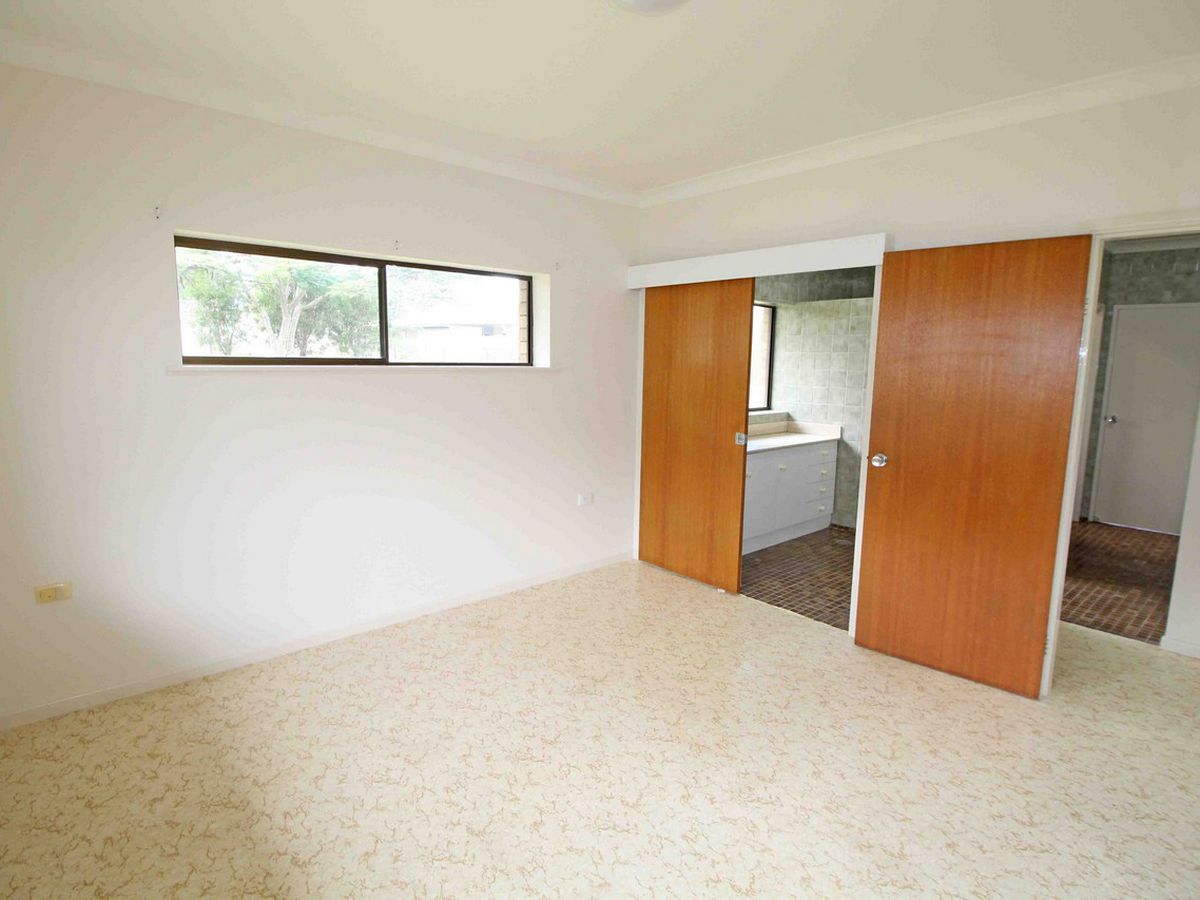 46 Armstrong Street, Atherton