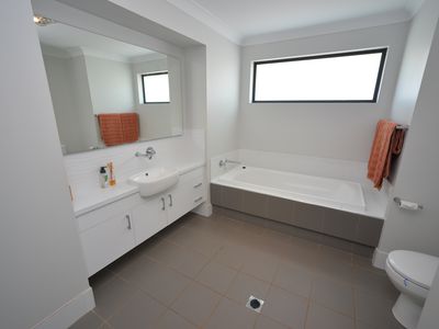 7 Hydrangea Avenue, Parkes