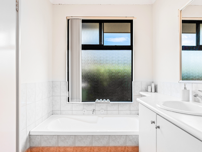 20 / 7 Lester Drive, Thornlie