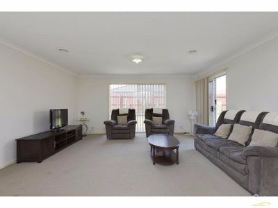 7 Tiarne Crescent, Hampton Park