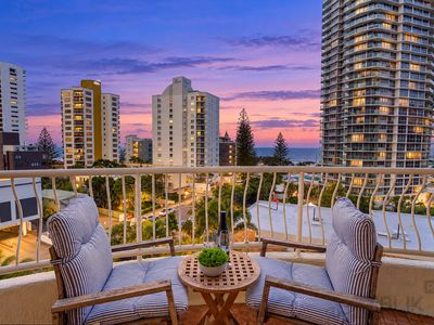 6B / 30 LAYCOCK STREET, Surfers Paradise