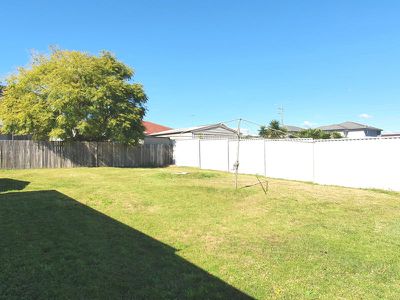 52 Tamplin Road, Guildford