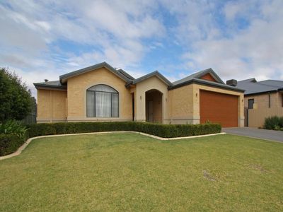 44 Longmore Parade, Broadwood