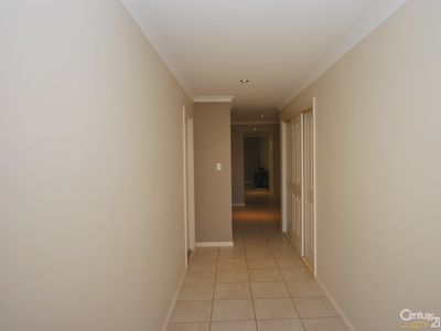 17 William Farrer Drive, Dubbo