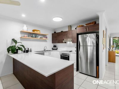 126 / 230 Pulgul Street, Urangan