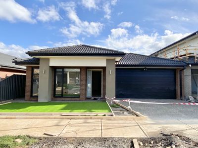 16 Gelantipy Drive, Truganina