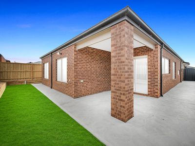 28 Xenia Street, Manor Lakes