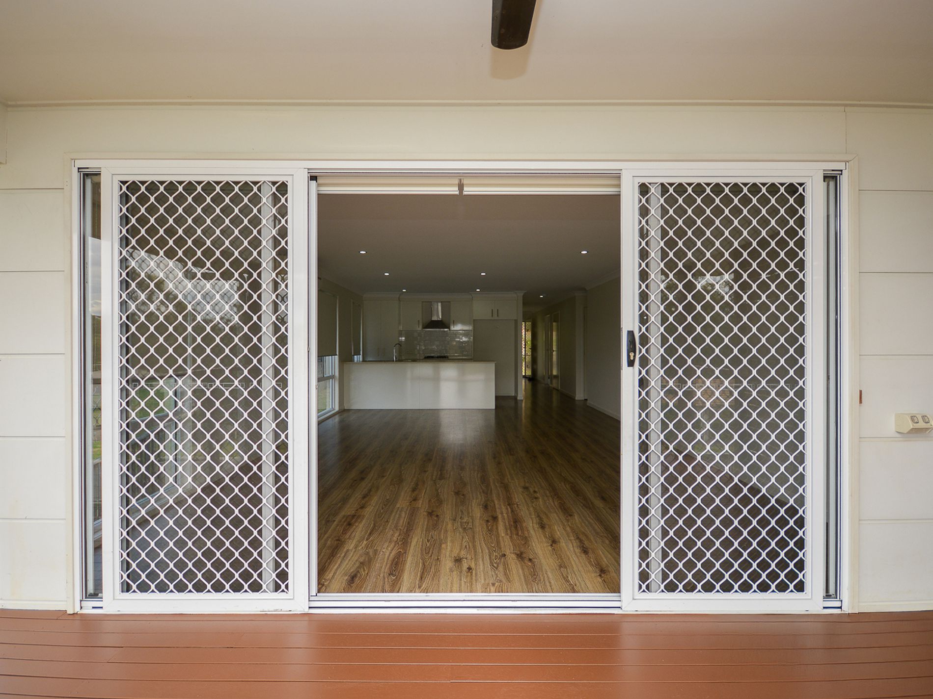 1 / 17 Faustina Close, Augustine Heights